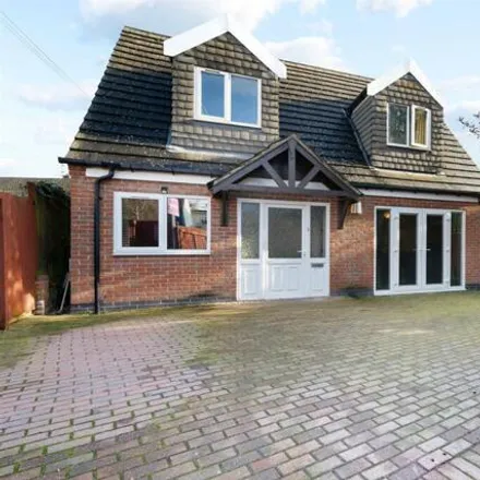 Buy this 2 bed house on Beacon Road in Loughborough, LE11 2BE