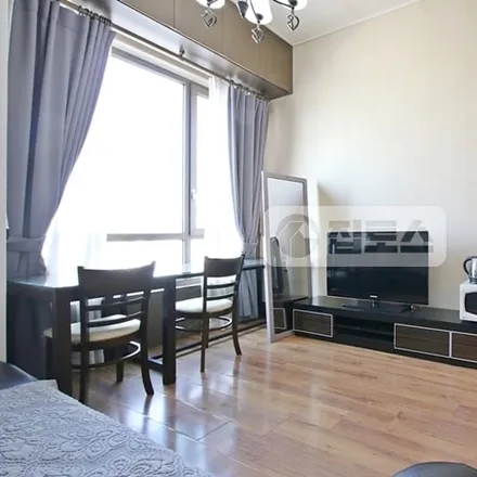 Rent this studio apartment on 서울특별시 강남구 논현동 209