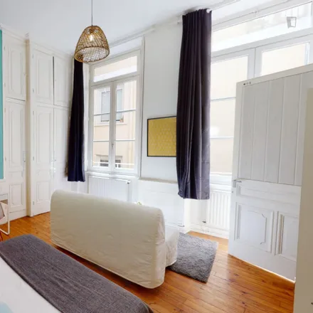 Rent this 4 bed room on 4 Rue de la Poulaillerie in 69002 Lyon, France