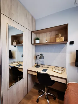 Rent this 417 bed room on Madrid in Avenida de Europa, 23