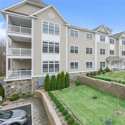 Buy this 2 bed condo on 43 Sunset Lane in Ridgefield, CT 06877