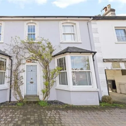Buy this 4 bed house on 70 Croydon Road in Reigate, RH2 0NA
