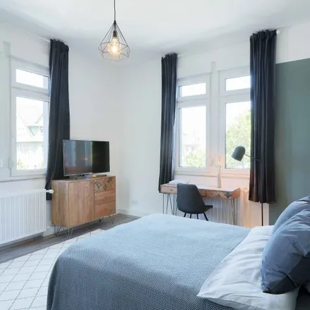 Rent this 6 bed room on Fechenheimer Straße 8 in 60385 Frankfurt, Germany