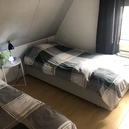 Rent this 4 bed apartment on Baambrugse Zuwe 11C in 3645 AA Vinkeveen, Netherlands