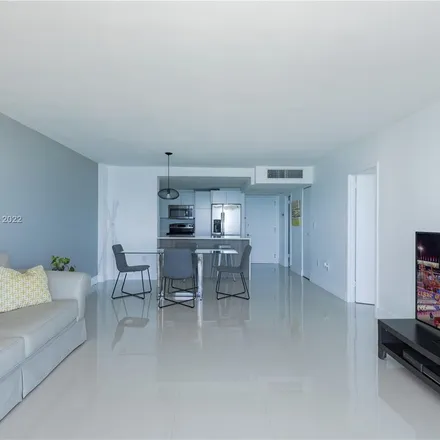Image 7 - Collins Avenue & 5600 Block, Collins Avenue Service Road, Miami Beach, FL 33141, USA - Apartment for rent