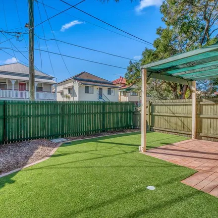 Rent this 3 bed townhouse on 12 Rogers Street in West End QLD 4101, Australia