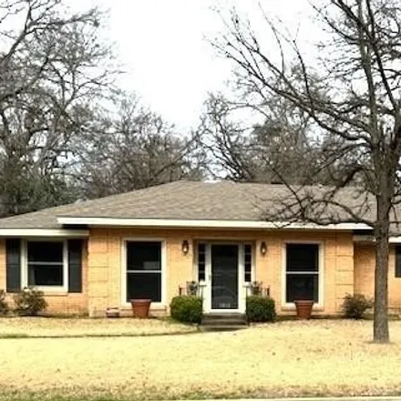 Buy this 3 bed house on 1096 Dobbins Road in Corsicana, TX 75110