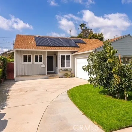 Buy this 3 bed house on 7031 Cantaloupe Avenue in Los Angeles, CA 91405