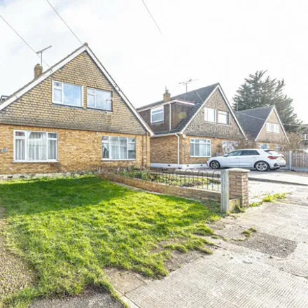 Buy this 3 bed duplex on unnamed road in Benfleet, SS7 4LH