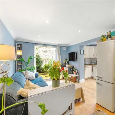 Image 4 - Prothero Road, London, SW6 7LZ, United Kingdom - Apartment for sale
