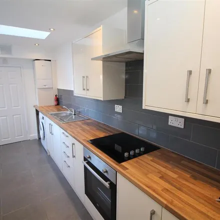 Rent this 3 bed townhouse on 31 Washington Avenue in Bristol, BS5 6BT
