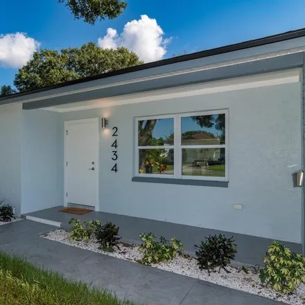 Image 1 - 2434 17th Avenue North, Saint Petersburg, FL 33713, USA - House for sale