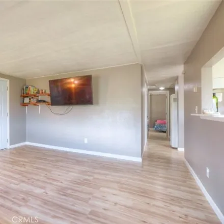 Buy this studio apartment on 2569 Wyandotte Avenue in Oroville, CA 95966