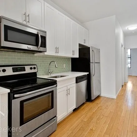Image 6 - 10-24 47th Avenue, New York, NY 11101, USA - Townhouse for rent