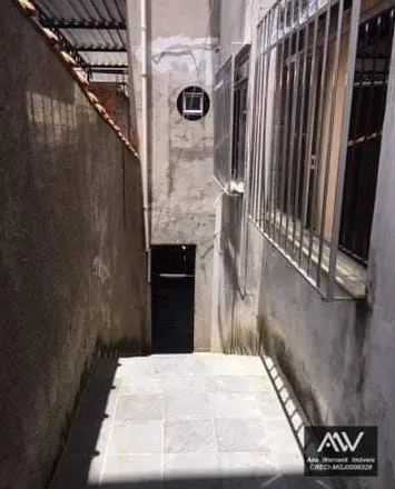 Buy this 1 bed apartment on Rua Professor João Lima in Progresso, Juiz de Fora - MG