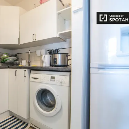 Image 3 - Seven Sisters Road, London, N7 7PU, United Kingdom - Apartment for rent