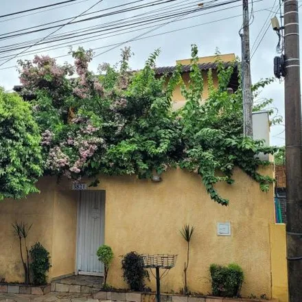 Buy this 4 bed house on Rua Silva Jardim in Vila Santa Cruz, São José do Rio Preto - SP