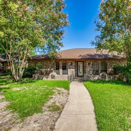 Buy this 3 bed house on 3474 Sheffield Circle in Plano, TX 75075