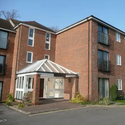 Rent this 1 bed apartment on Woodlands Way in London Road, Andover