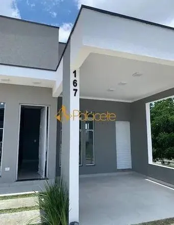 Buy this 3 bed house on Rua Trinta e Três in 1º Subdistrito, Taubaté - SP