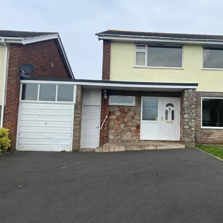 Rent this 4 bed house on 11 Chestnut Grove in Clevedon, BS21 7LA
