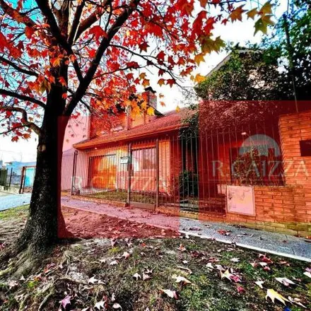 Buy this 3 bed house on Enrique Policastro 447 in Partido de Almirante Brown, Argentina