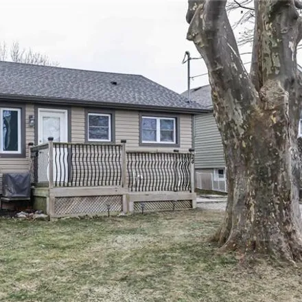 Rent this 4 bed house on 1 Prestwick Avenue in St. Catharines, ON L2P 3M6