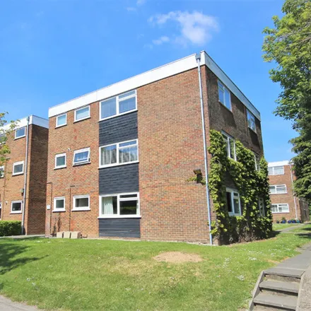 Buy this 1 bed apartment on Ardleigh Court in Brentwood, CM15 8RE