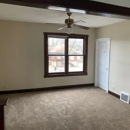 Image 3 - 5417 North Magnet Avenue, Chicago, IL 60630, USA - Apartment for rent