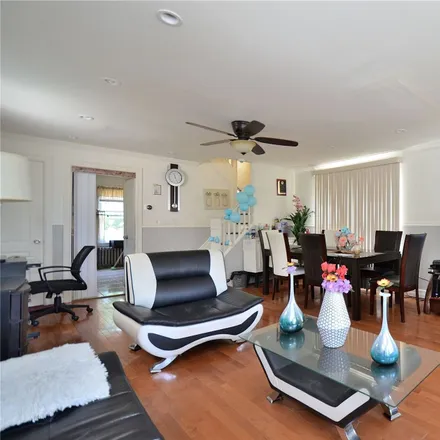 Image 4 - 115-103 217th Street, New York, NY 11411, USA - House for sale