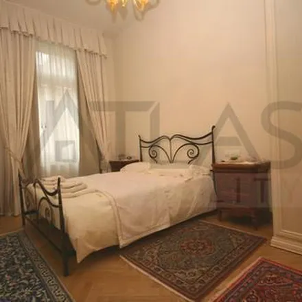 Rent this 3 bed apartment on Římská 1202/30 in 120 00 Prague, Czechia