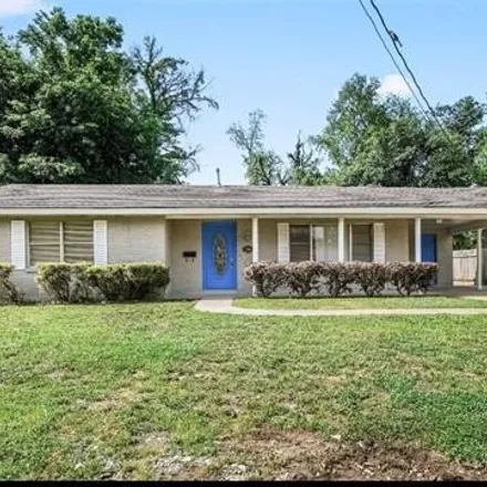 Buy this 2 bed house on 2148 Kimberly Street in Alexandria, LA 71301