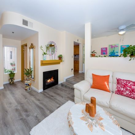 Rent this 2 bed townhouse on 7900 Woodman Avenue in Los Angeles, CA 91402