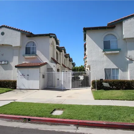 Rent this 3 bed townhouse on 217 N Coffman St.