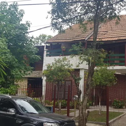 Buy this studio house on 107 - Patagonia in Villa Ciudad Jardín El Libertador, Loma Hermosa