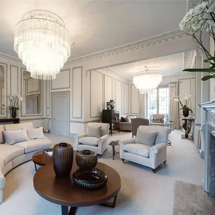 Rent this 6 bed townhouse on 12 Hanover Terrace in London, NW1 4RJ
