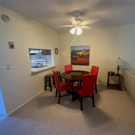 Image 9 - 9313 Orange Grove Drive, Pine Island Ridge, Pine Island, FL 33324, USA - Condo for sale