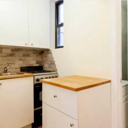 Image 3 - 238 East 82nd Street, New York, NY 10028, USA - Apartment for rent