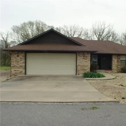Rent this 3 bed house on 28 Kircaldy Drive in Bella Vista, AR 72715