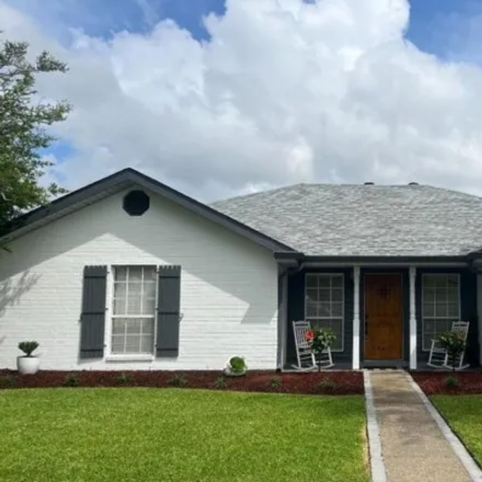 Buy this 3 bed house on 563 Clayton Drive in Houma, LA 70360