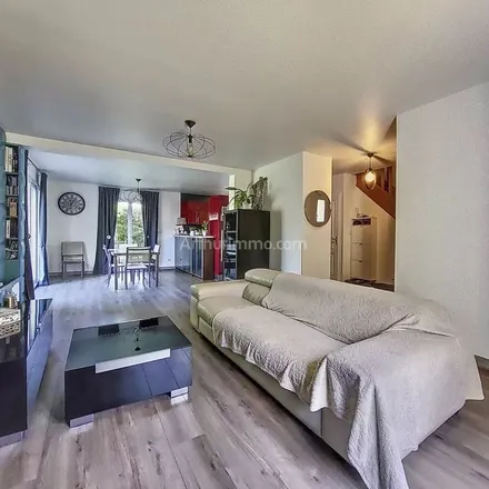 Rent this 5 bed apartment on 4 Avenue Beaulieu in 95600 Eaubonne, France