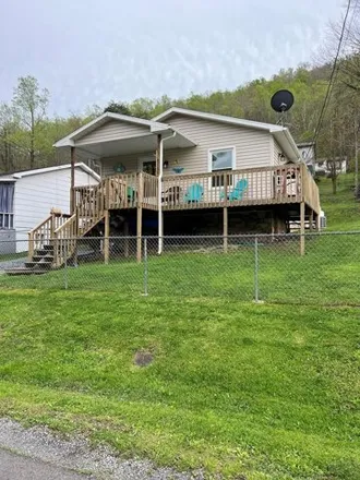 Buy this 3 bed house on 1444 Terrace Street in Hinton, WV 25951