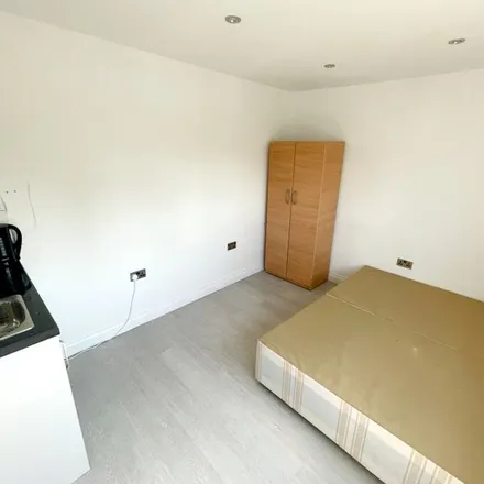 Rent this 1 bed apartment on Green Road in London, N14 4AZ