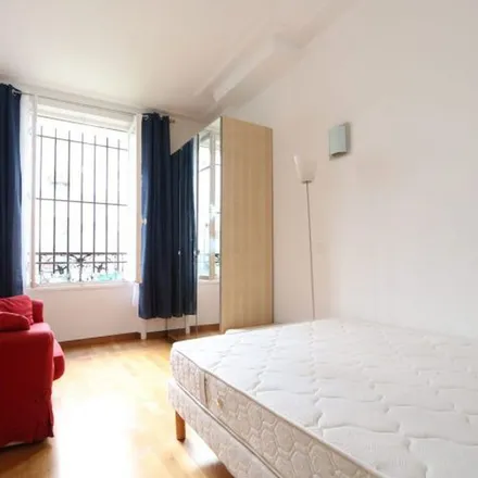 Image 1 - 6 Passage Saint-Philippe du Roule, 75008 Paris, France - Apartment for rent