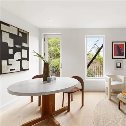 Image 4 - 303 Van Brunt Street, New York, NY 11231, USA - Townhouse for sale