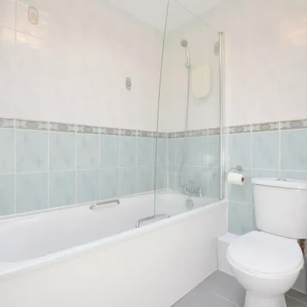 Rent this 2 bed apartment on Woodhaven Gardens in London, IG6 1JP