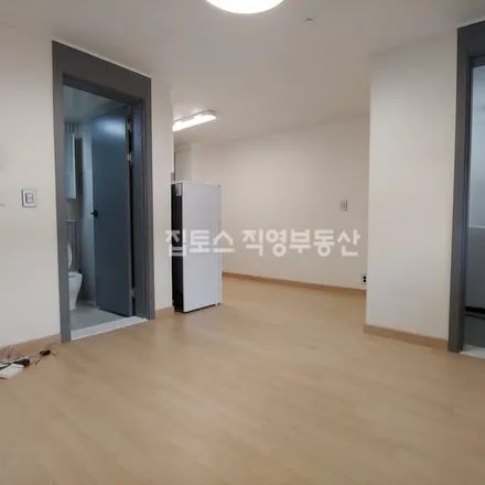 Rent this studio apartment on 서울특별시 강남구 역삼동 690-20