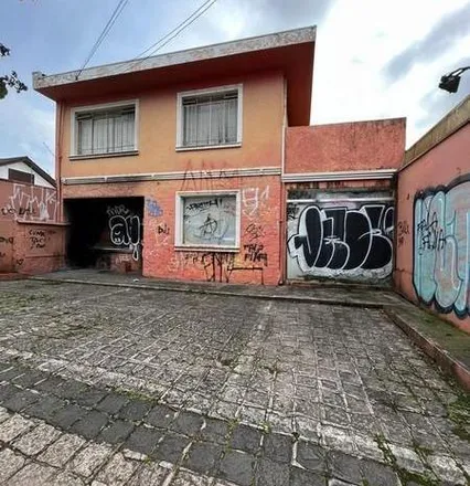Buy this 6 bed house on Rua Tapajós 897 in Bom Retiro, Curitiba - PR