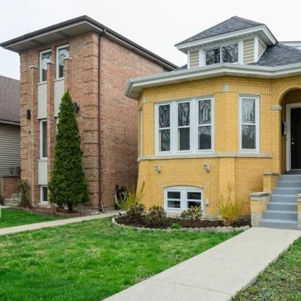 Image 2 - 4613 North Kedvale Avenue, Chicago, IL 60630, USA - House for sale