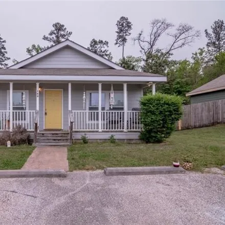 Rent this 4 bed house on 116 Varsity Circle in Huntsville, TX 77340